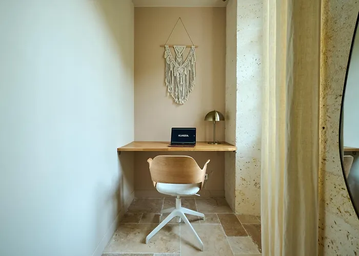 Kloozia Centre Standing *